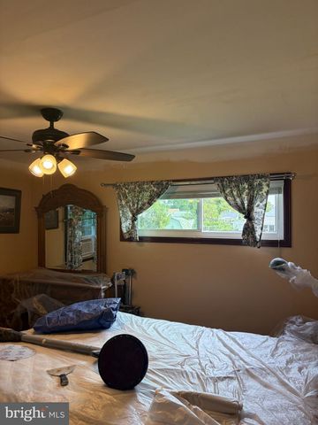 4052 M ST, Philadelphia, PA 19124