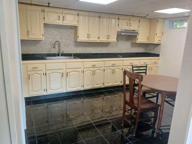 27 Middletown St B2, Millbury, MA 01527