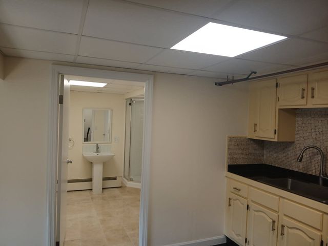 27 Middletown St B2, Millbury, MA 01527