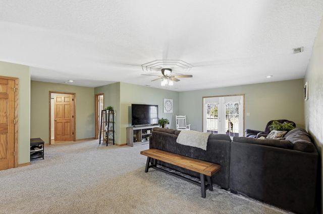 121 Fawn Trail, Seneca, MO 64865