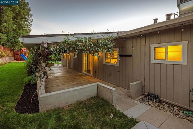 3782 Hitchcock Rd, Concord, CA 94518