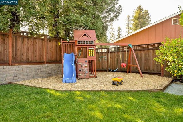 3782 Hitchcock Rd, Concord, CA 94518