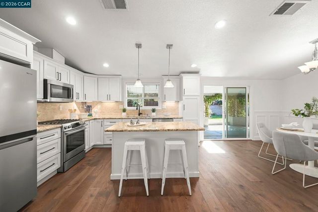 3782 Hitchcock Rd, Concord, CA 94518