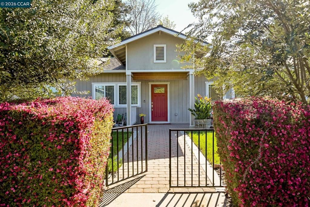 Image 1 of property listing at 3782 Hitchcock Rd, Concord, CA 94518