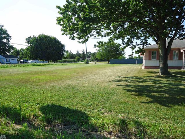 2075 S Plank Road, Marine City, MI 48039