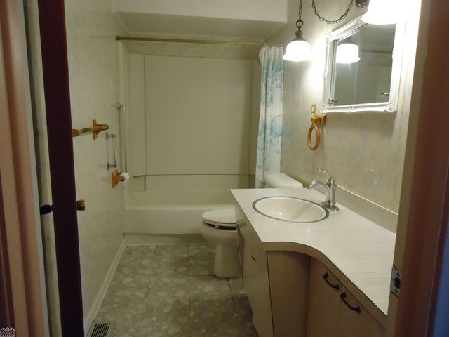 2075 S Plank Road, Marine City, MI 48039