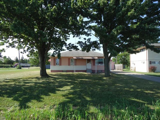 2075 S Plank Road, Marine City, MI 48039