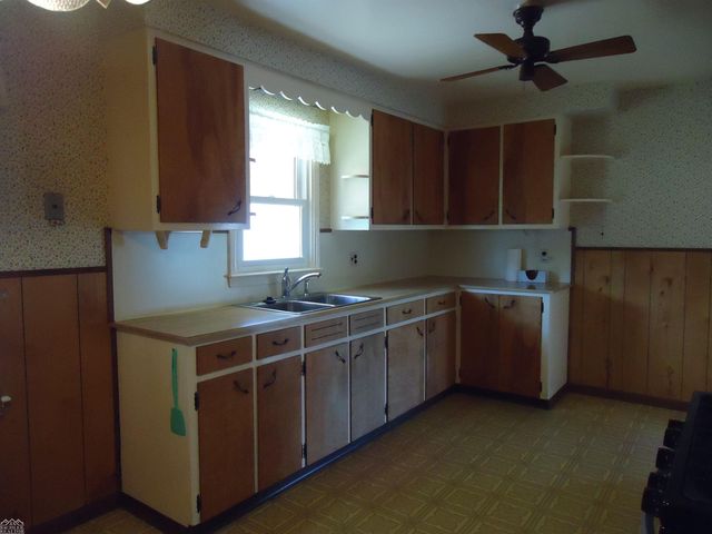 2075 S Plank Road, Marine City, MI 48039