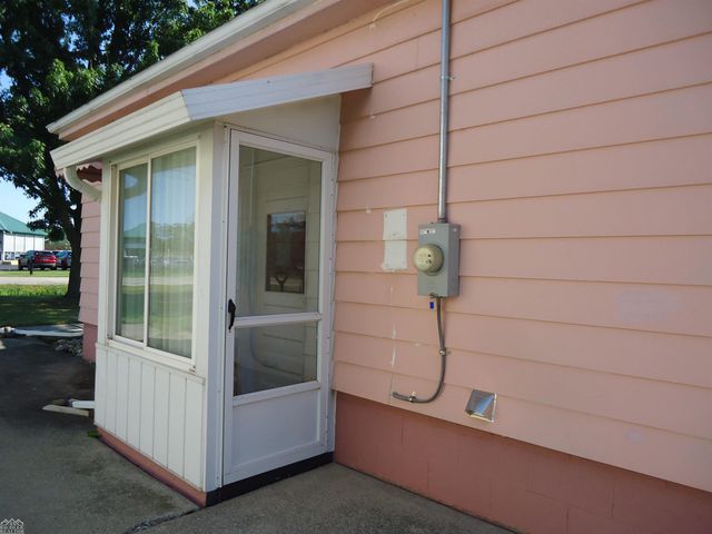 2075 S Plank Road, Marine City, MI 48039