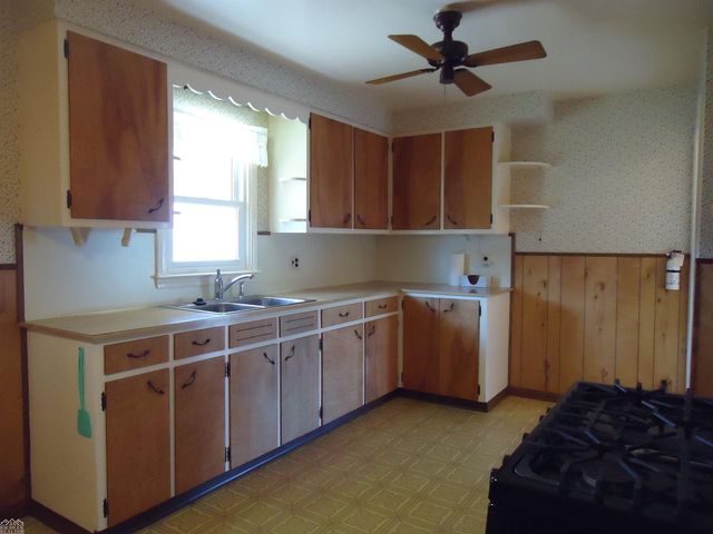 2075 S Plank Road, Marine City, MI 48039