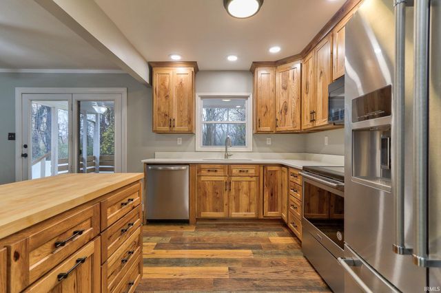 806 Treelane Drive, Newburgh, IN 47630