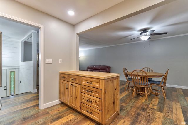 806 Treelane Drive, Newburgh, IN 47630