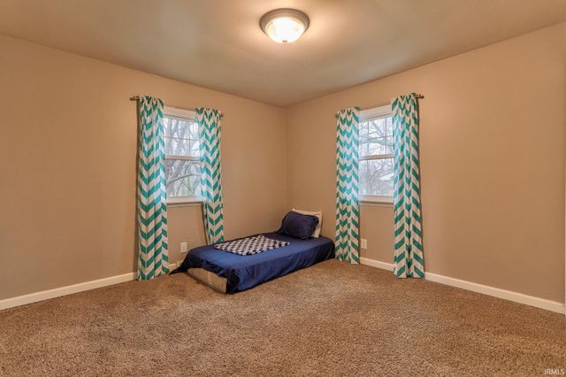 806 Treelane Drive, Newburgh, IN 47630