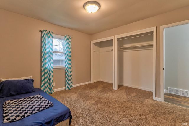 806 Treelane Drive, Newburgh, IN 47630