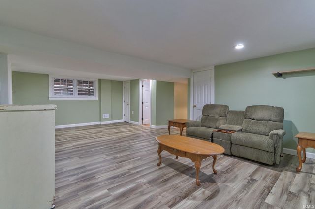 806 Treelane Drive, Newburgh, IN 47630