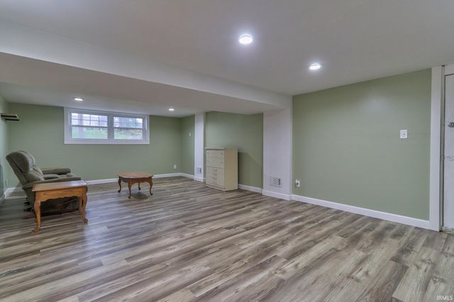 806 Treelane Drive, Newburgh, IN 47630