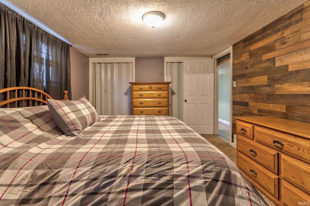 806 Treelane Drive, Newburgh, IN 47630