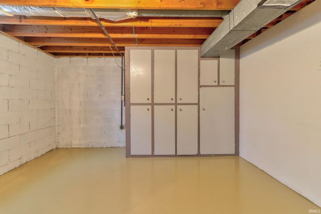 806 Treelane Drive, Newburgh, IN 47630