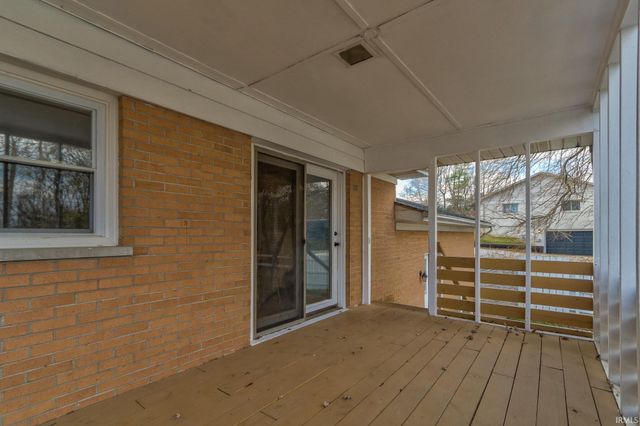 806 Treelane Drive, Newburgh, IN 47630