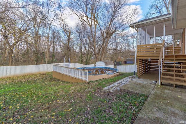 806 Treelane Drive, Newburgh, IN 47630