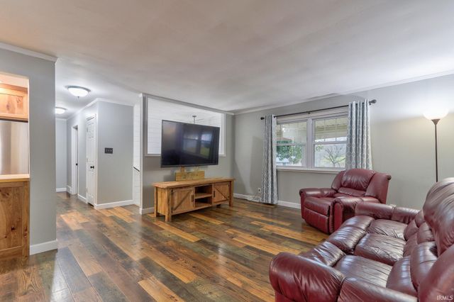 806 Treelane Drive, Newburgh, IN 47630