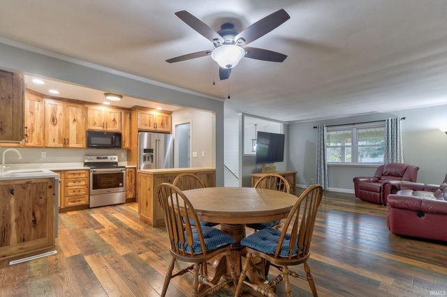 806 Treelane Drive, Newburgh, IN 47630