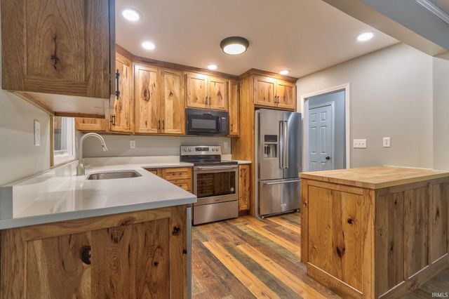 806 Treelane Drive, Newburgh, IN 47630