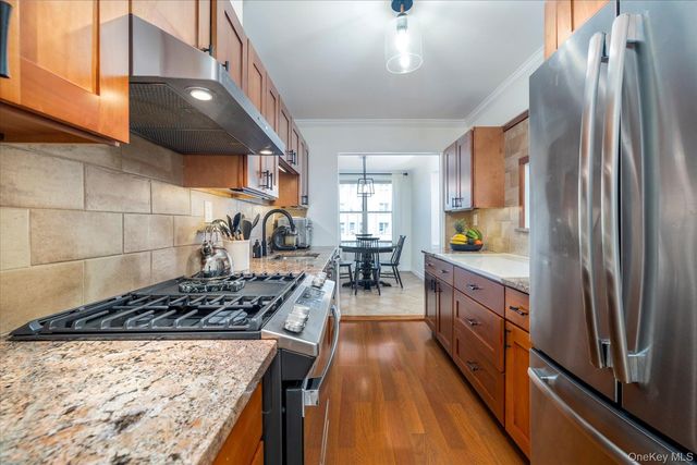 410 E Broadway 3E, Long Beach, NY 11561