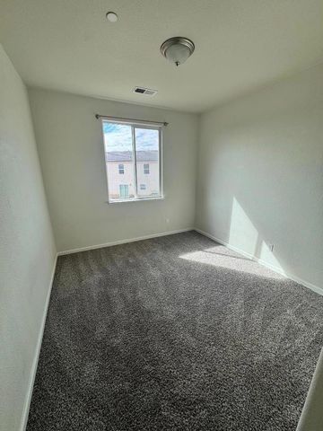 663 Pinelli Drive, Los Banos, CA 93635