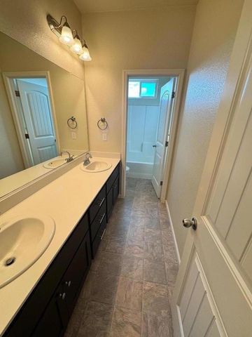 663 Pinelli Drive, Los Banos, CA 93635