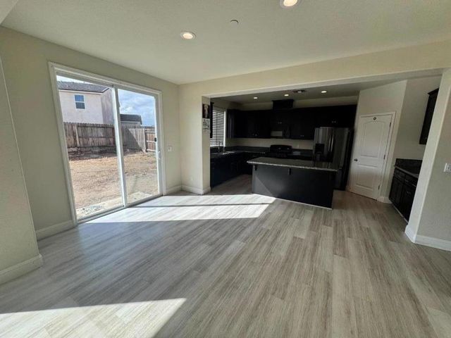 663 Pinelli Drive, Los Banos, CA 93635