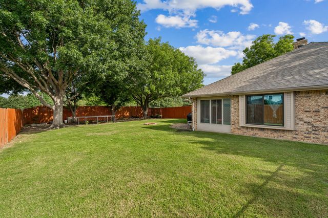 1907 Lansdown Court, Carrollton, TX 75010