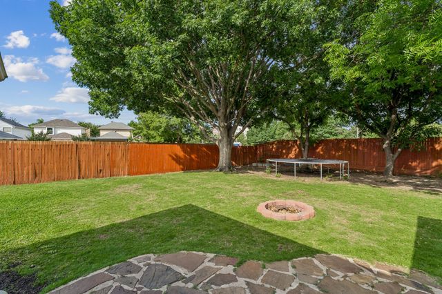 1907 Lansdown Court, Carrollton, TX 75010
