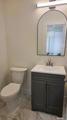 14 Meadow Street, Ansonia, CT 06401
