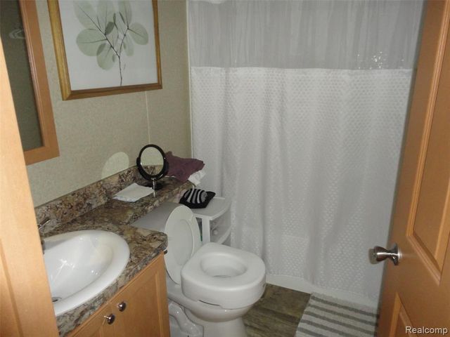463 Edinborough Street, Temperance, MI 48182
