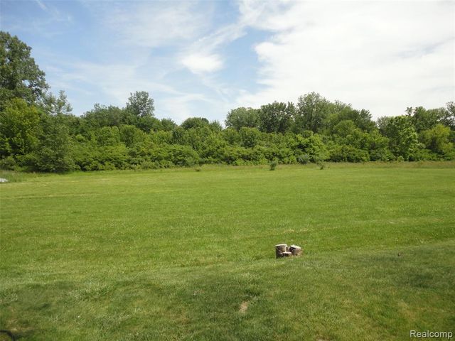 463 Edinborough Street, Temperance, MI 48182