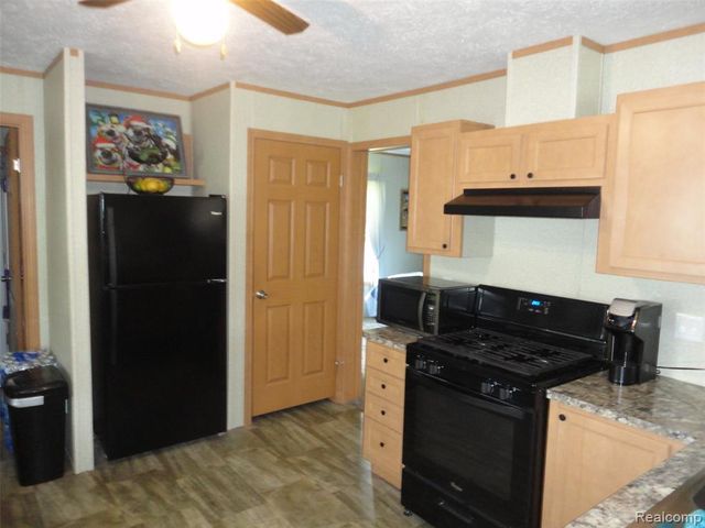463 Edinborough Street, Temperance, MI 48182