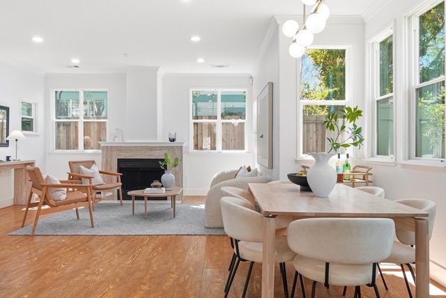 2291 Oaktree Drive 201, Mountain View, CA 94040