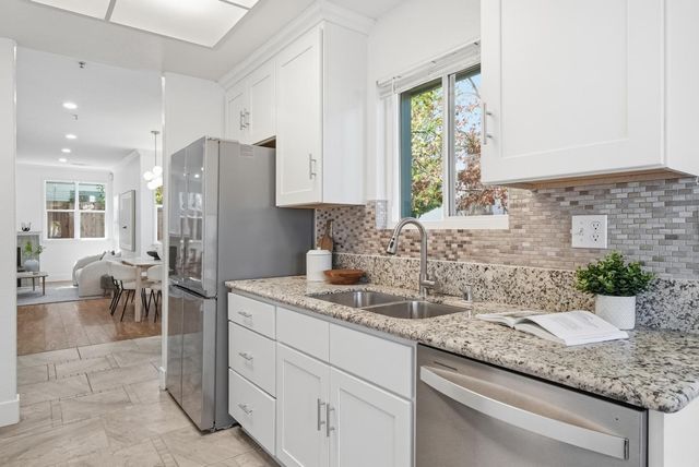 2291 Oaktree Drive 201, Mountain View, CA 94040