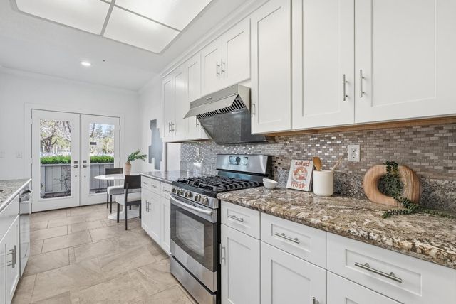 2291 Oaktree Drive 201, Mountain View, CA 94040