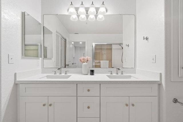 2291 Oaktree Drive 201, Mountain View, CA 94040