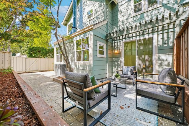 2291 Oaktree Drive 201, Mountain View, CA 94040