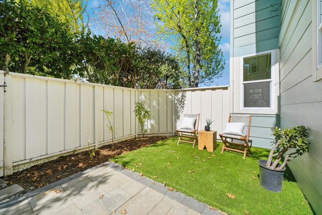 2291 Oaktree Drive 201, Mountain View, CA 94040