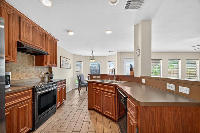 15826 Lost Anchor Way Lane, Houston, TX 77044