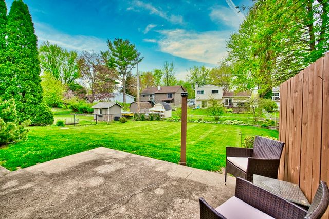 5405 Burwood Road, Oakwood Hills, IL 60013