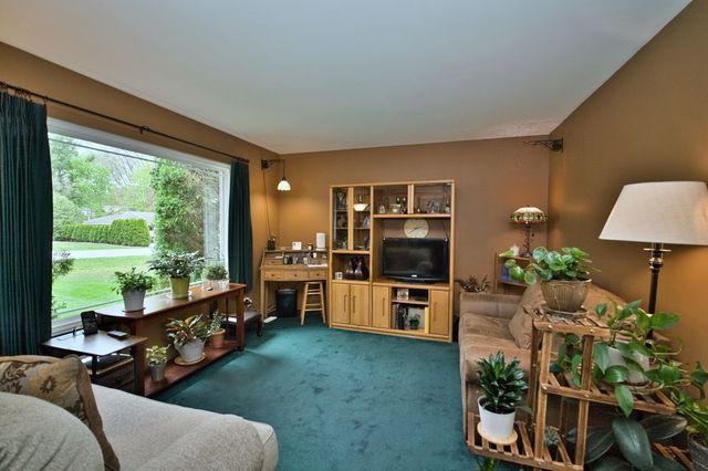 5405 Burwood Road, Oakwood Hills, IL 60013