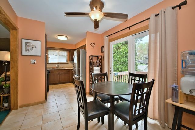 5405 Burwood Road, Oakwood Hills, IL 60013