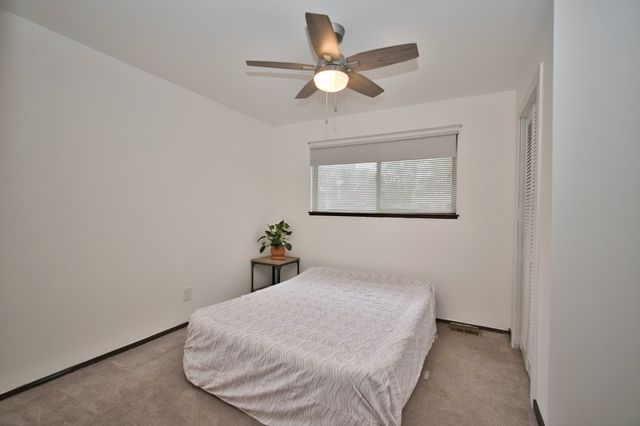 5405 Burwood Road, Oakwood Hills, IL 60013