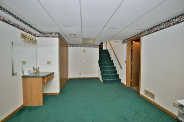 5405 Burwood Road, Oakwood Hills, IL 60013