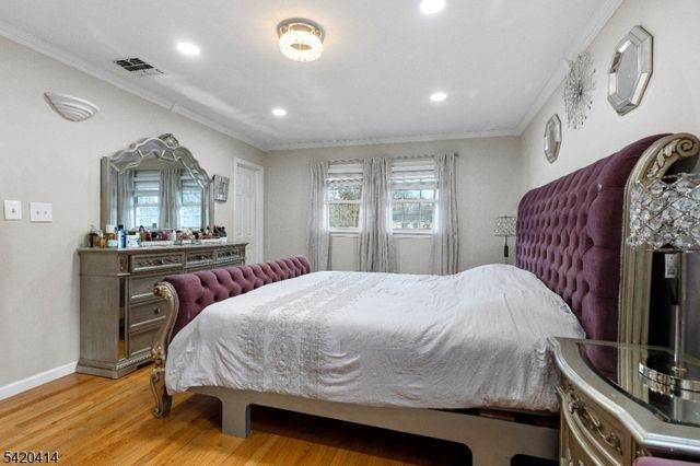 8 Curtis Dr, Lincoln Park Boro, NJ 07035